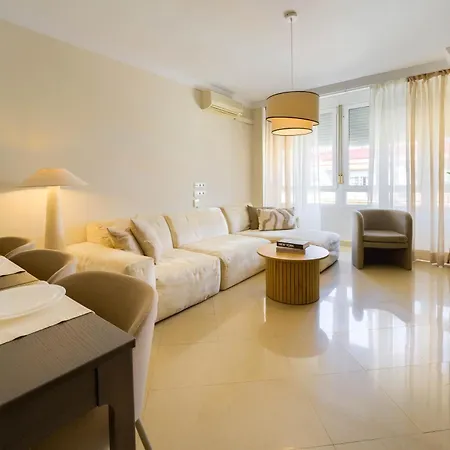 Exclusive - Prime Location Apartment *
